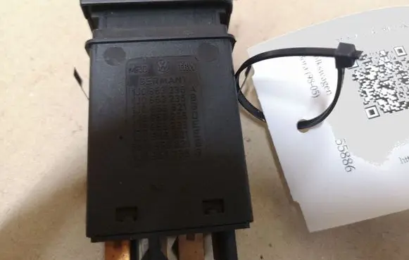 Volkswagen Bora Windscreen/window heater switch 1J0953235