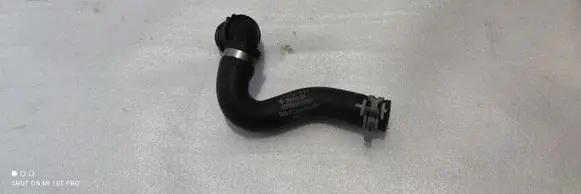 Porsche Macan (95B) Engine coolant pipe/hose 95B819334