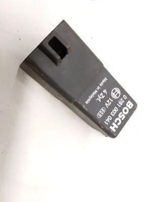 Opel Antara Glow plug pre-heat relay 0281003041