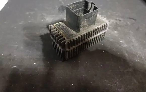 Opel Zafira A Glow plug pre-heat relay 09132691