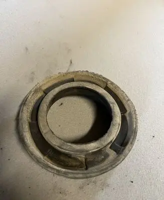 Jeep Grand Cherokee (WJ) Front coil spring rubber mount 