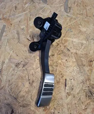 Ford Mustang VI Accelerator throttle pedal CR339F836AB