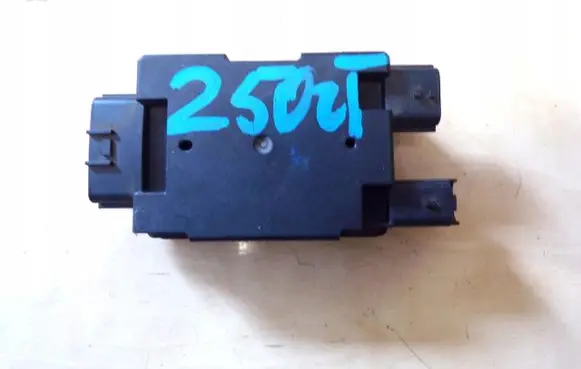 Opel Movano B Fuel pump relay 169107893R