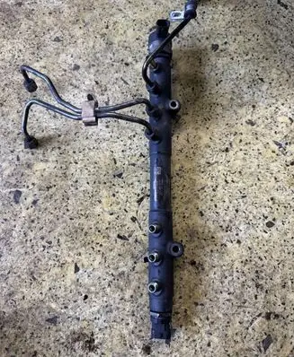 Volvo XC90 Fuel main line pipe 0445215023