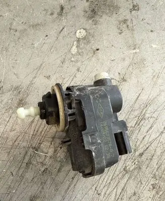 Headlight level adjustment motor