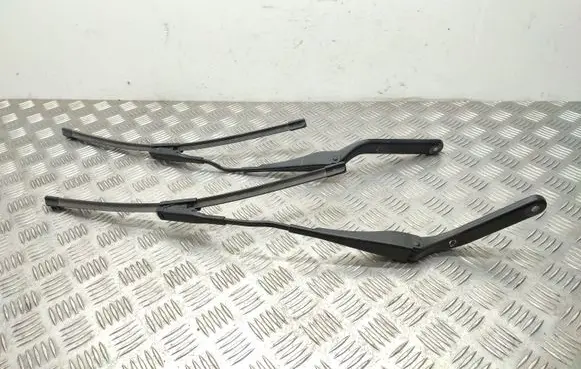 Mini Cooper Countryman R60 Front wiper blade arm