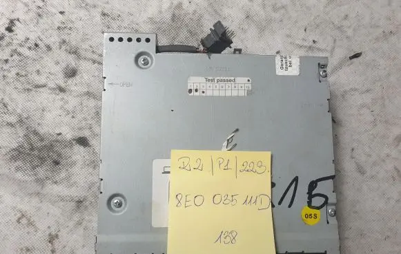 Audi A4 S4 B7 8E 8H CD/DVD changer 8E0035111D