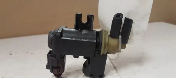 Audi A4 S4 B8 8K Turbo solenoid valve 8K0906627