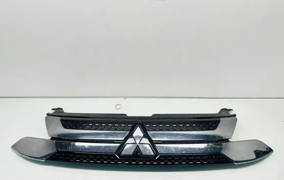 Mitsubishi Outlander Front bumper upper radiator grill 7450B304 7450B305