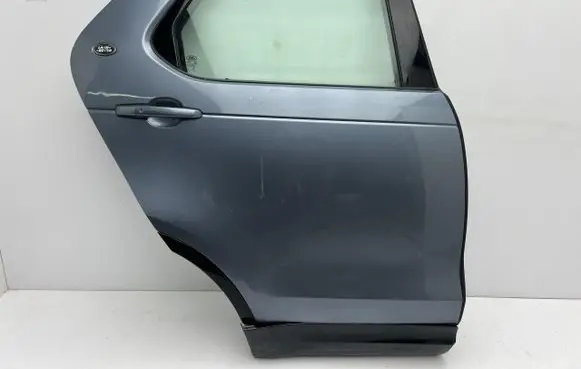 Land Rover Discovery 5 Rear door