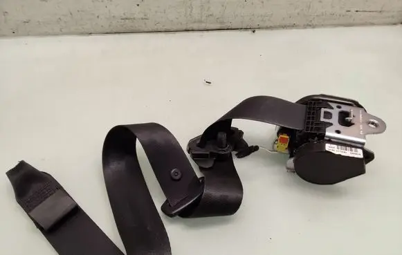 Seat Ibiza IV (6J,6P) Front seatbelt 6J3857705