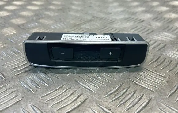 Audi A4 S4 B9 Climate control unit 8W0919158