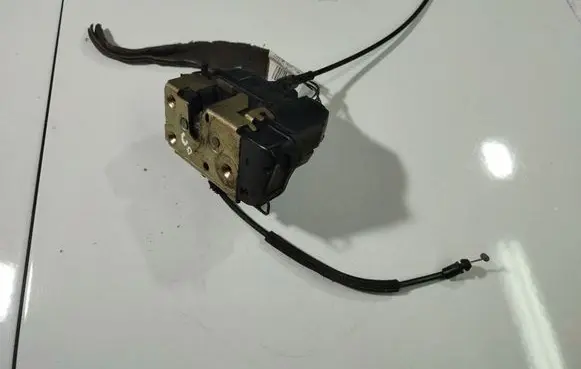 Renault Scenic II - Grand scenic II Rear door lock 8200235835