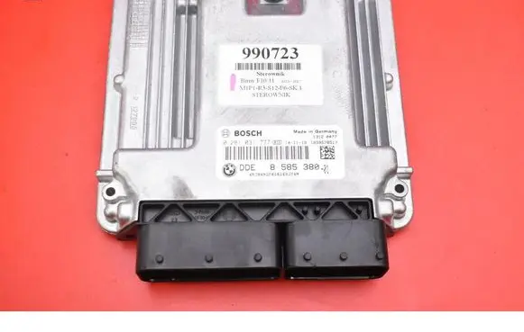 BMW 5 F10 F11 Engine control unit/module ECU 8585380