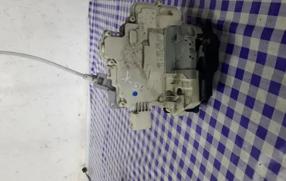 Audi A4 S4 B7 8E 8H Rear door lock