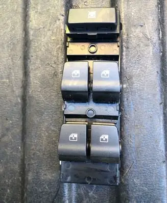 Hyundai i30 Electric window control switch 93571G3030