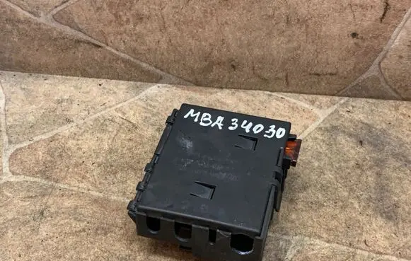 Mercedes-Benz SL R230 Fuse module A2305450101