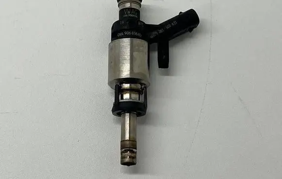 Audi A5 Fuel injector 06L906036AD 06L906A04 02611500655