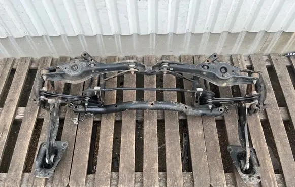 Volkswagen Golf VII Rear axle beam 5Q0505315G