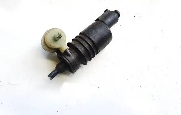 Volkswagen Golf III Windscreen/windshield washer pump 1j0973722