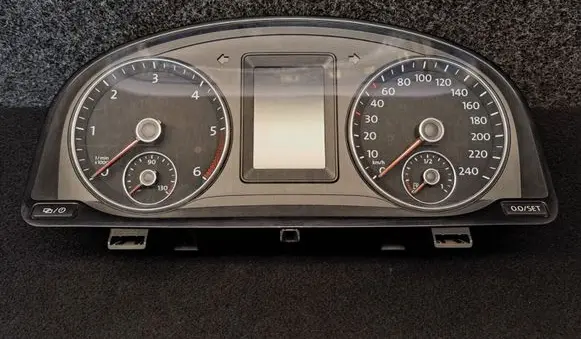 Volkswagen Touran I Speedometer (instrument cluster) 1T0920865C