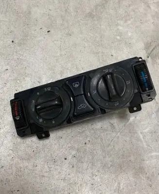 Mercedes-Benz E W210 Climate control unit 2108300185