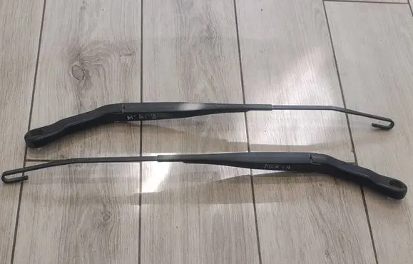 Opel Meriva A Front wiper blade arm 13140019 13139725