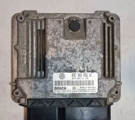 Volkswagen Golf V Engine control unit/module 03C906056AL 1039S06599 0261S02072