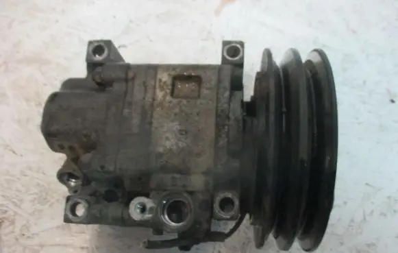 Mazda 323 Air conditioning (A/C) compressor (pump)