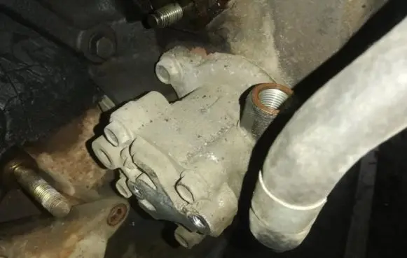 Nissan Almera N16 Power steering pump