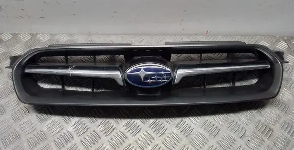 Subaru Legacy Front bumper upper radiator grill