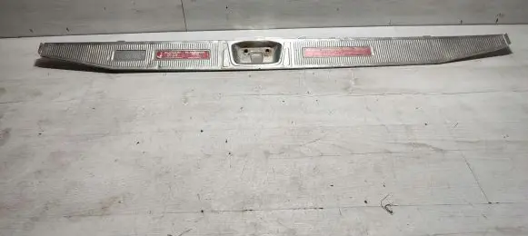 Trunk/boot sill cover protection