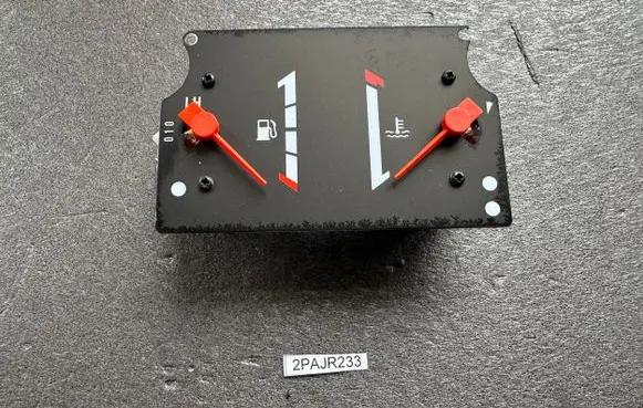 Mitsubishi Pajero Speedometer (instrument cluster) MR381595