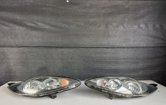 Ford Fiesta Headlight/headlamp 