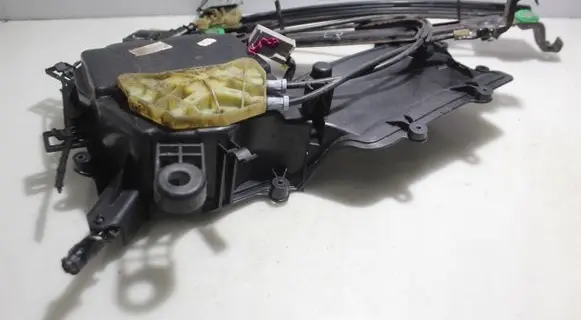 Seat Leon (1P) Front window lifting mechanism without motor
