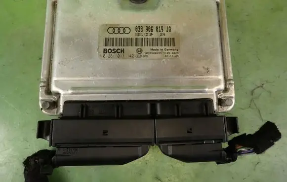 Audi A4 S4 B6 8E 8H Engine control unit/module ECU