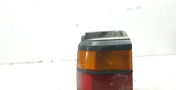 Volkswagen PASSAT B3 Rear/tail lights 333945111