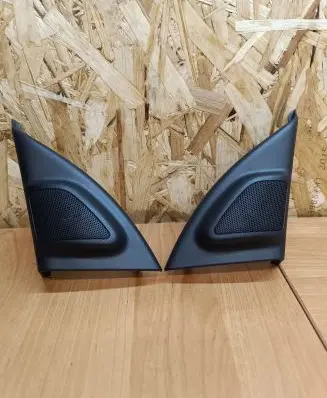 Front door high frequency speaker