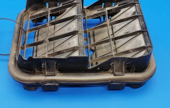 Opel Vivaro Quarter panel pressure vent 8200728288