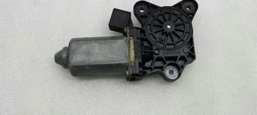 Mercedes-Benz ML W166 Front door window regulator motor A2208205342