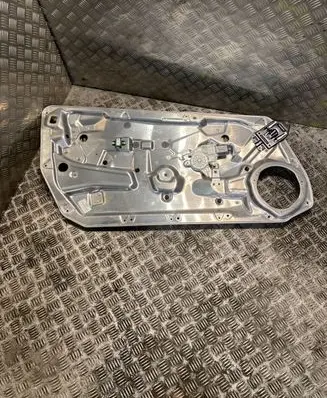 Mercedes-Benz C W204 Front door electric window regulator 2047202979 A2047202979