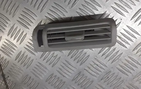 Audi A6 S6 C6 4F Dashboard air vent grill cover trim 