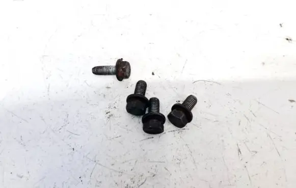 Renault Megane I Nuts/bolts 