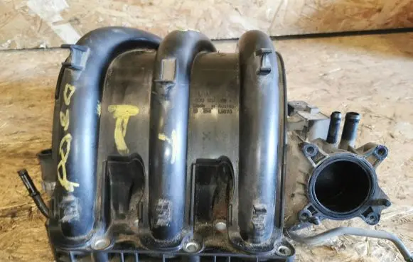 Volkswagen Polo IV 9N3 Intake manifold 03D129766L LM120 03D906051A