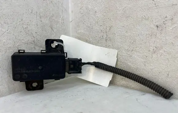 Opel Insignia A Tire pressure control unit 39047085