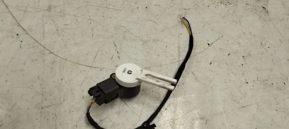 Opel Astra J Clutch pedal sensor 25889337 4209c