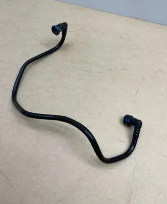 Audi A4 S4 B7 8E 8H Fuel line pipe 8E0201227AJ