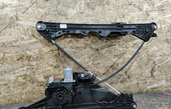Opel Mokka B Front door window regulator with motor 9828130780