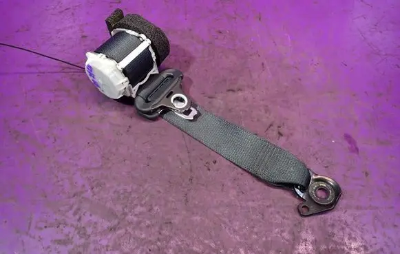 Toyota Yaris Front seatbelt