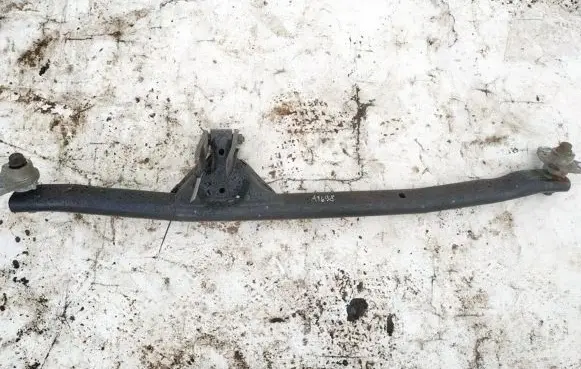 Volvo S80 Engine mounting bracket